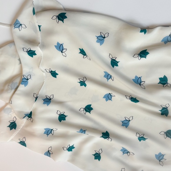 Ann Taylor Loft floral ruffle trim/ flounce top ❤️ - Picture 5 of 6